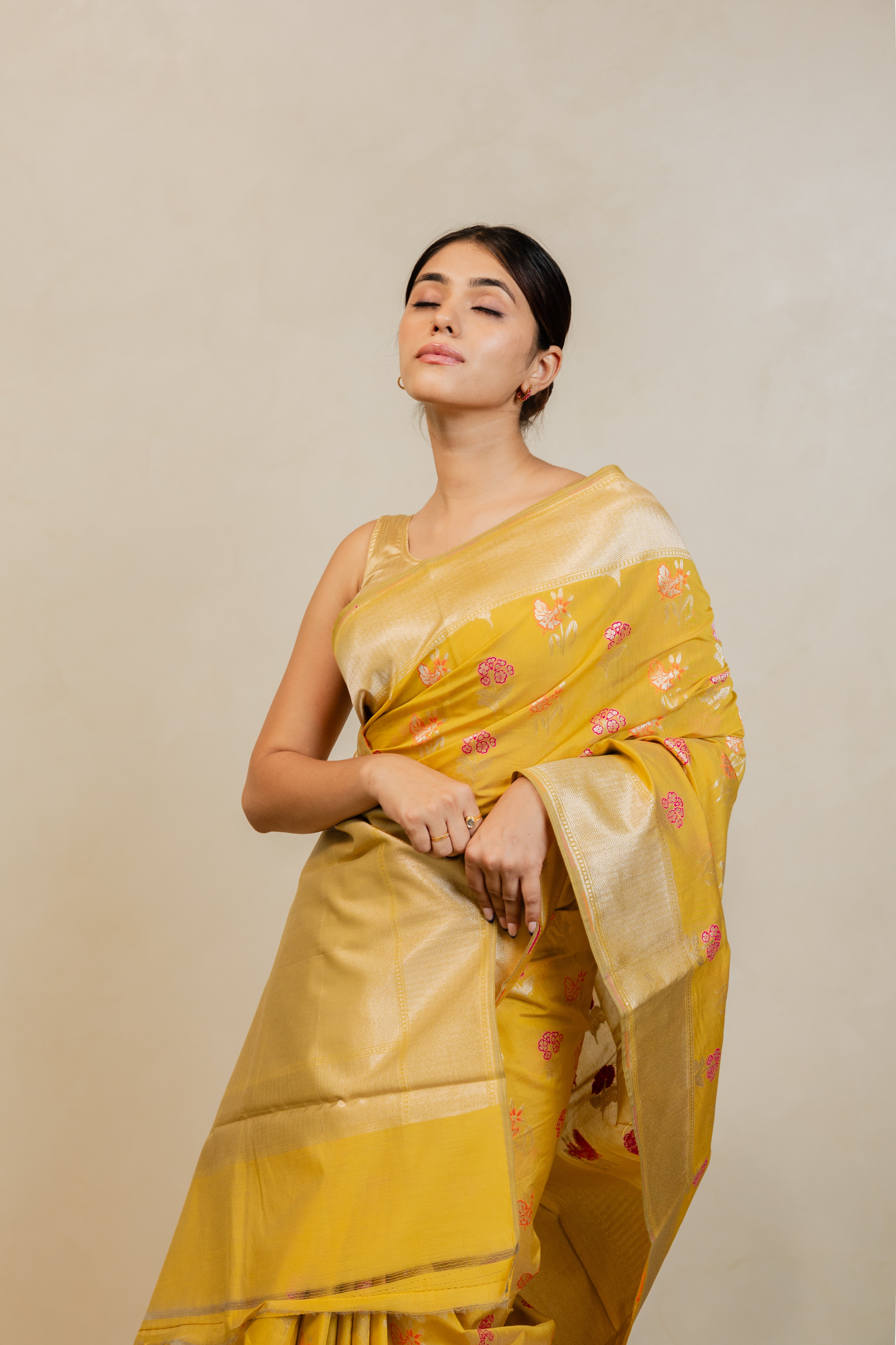 Cotton Jamdani Flower Booti Mustard Handloom Saree