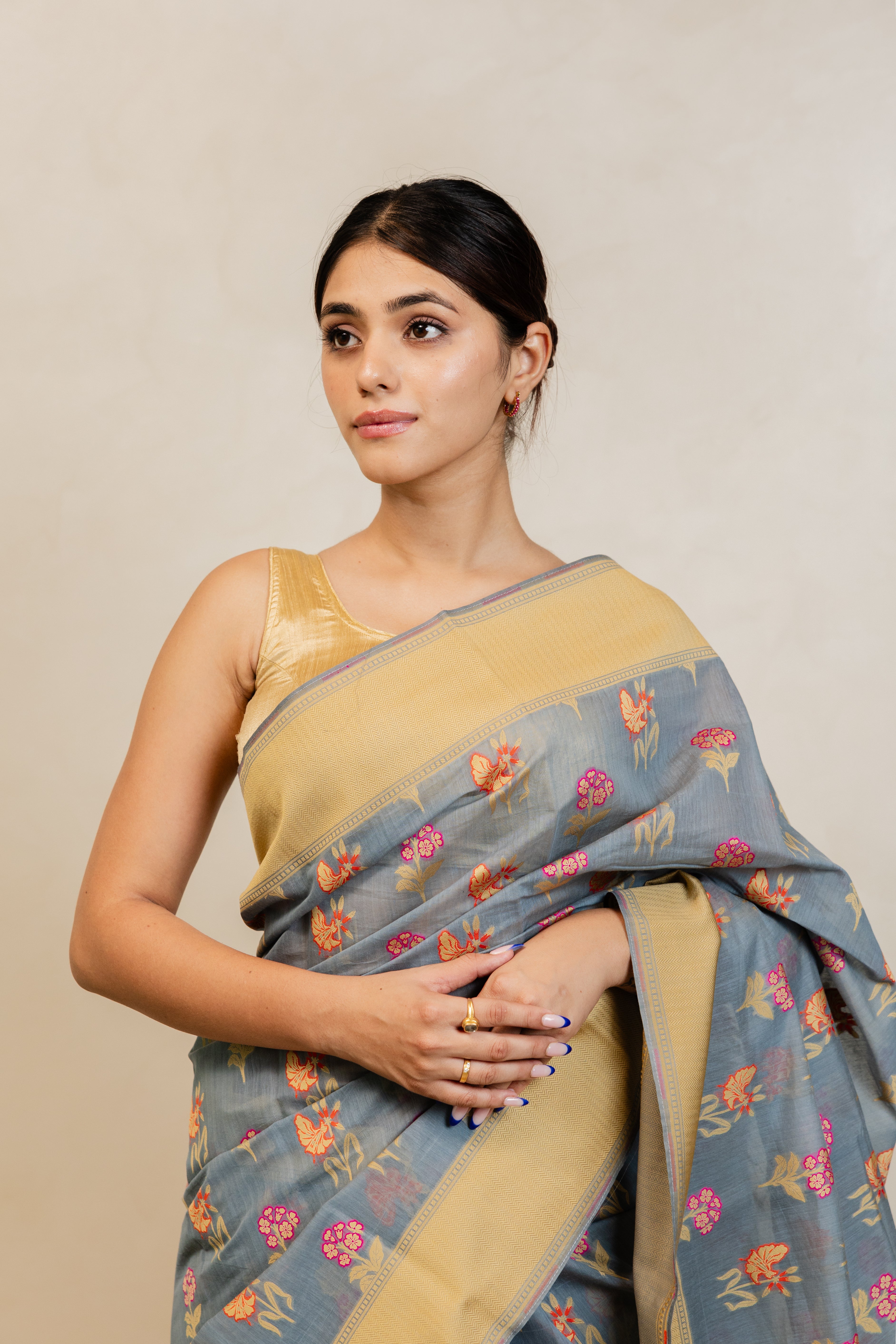 Cotton Jamdani Flower Booti Grey Handloom Saree